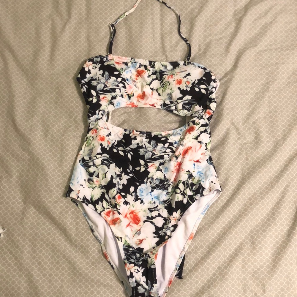 Cupshe One Piece Swimwear